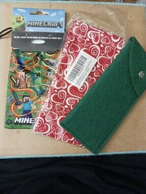 Fun Eyeglass Case Lot: Minecraft , Love Vinyl, + Green Felt With Snap New Other